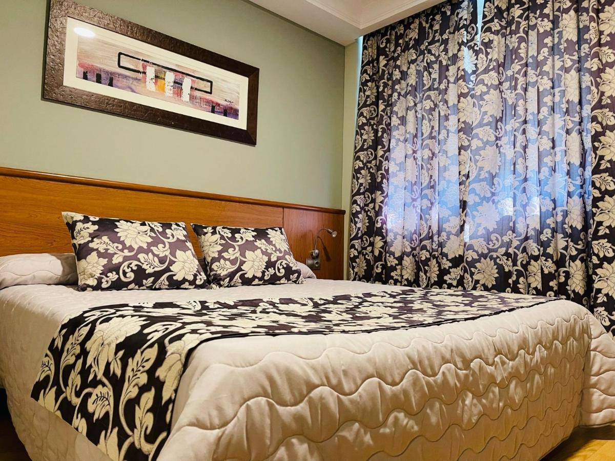 Hotel Cies Calvarrasa de Abajo Εξωτερικό φωτογραφία