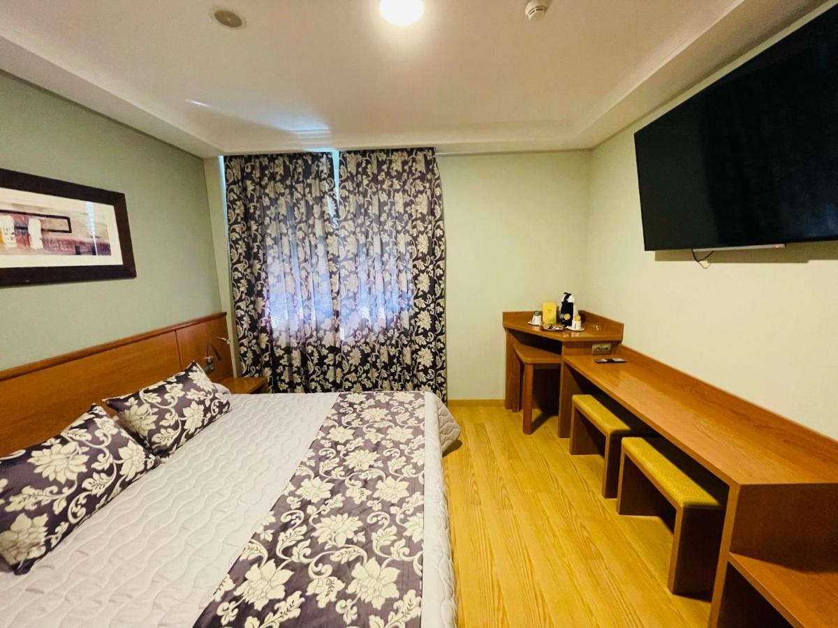 Hotel Cies Calvarrasa de Abajo Εξωτερικό φωτογραφία