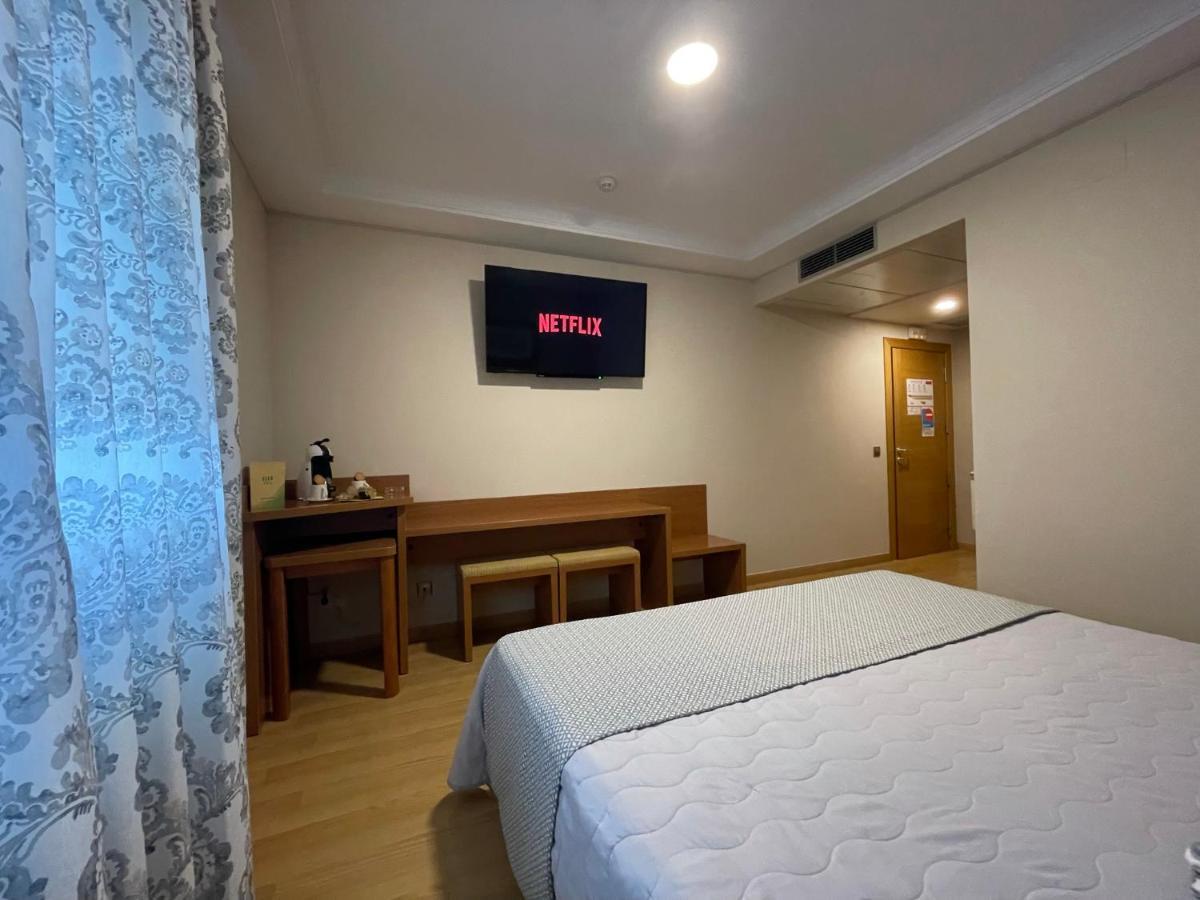 Hotel Cies Calvarrasa de Abajo Εξωτερικό φωτογραφία